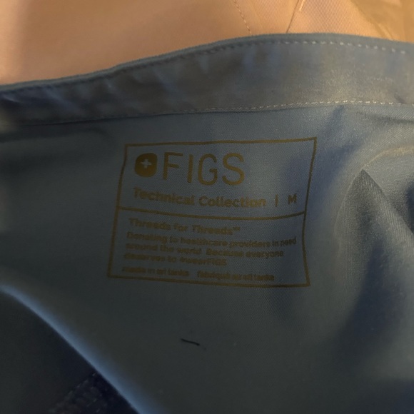 Figs Technical Collection Blue Scrub Top and Pants - Picture 7 of 12